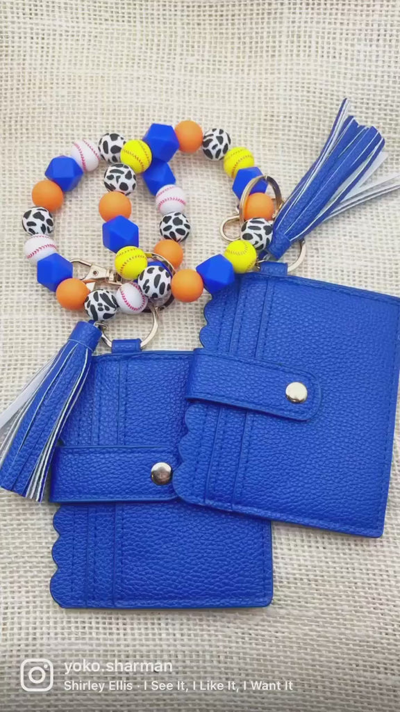 Product video for wristlet keychain/wallet